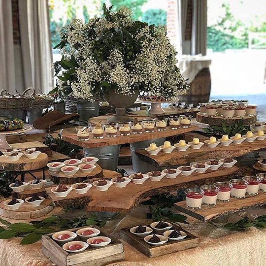 https://www.tenutacastello.it/wp-content/uploads/2022/01/buffet-dei-dolci-540x540.jpg