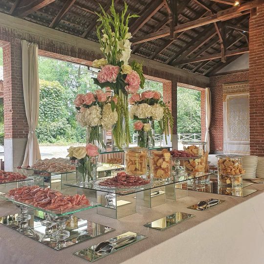 https://www.tenutacastello.it/wp-content/uploads/2022/01/isola-buffet-540x540.jpg